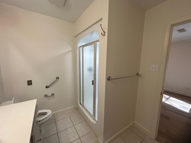 Building Photo - 101 Nemours Ct