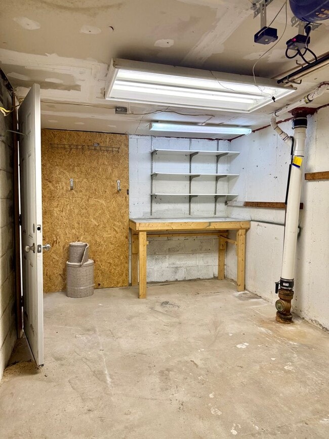 Building Photo - 3 bed 1 bath