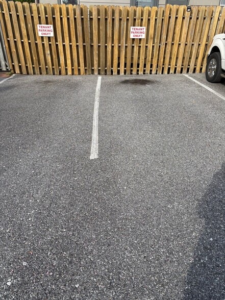 Building Photo - 1408 W Main St