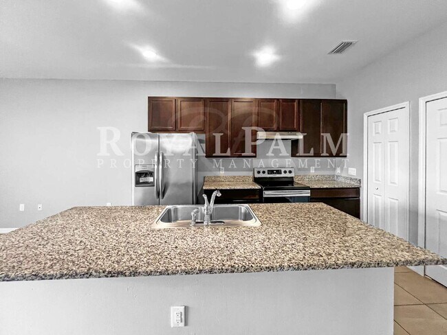 Building Photo - 1320 Trafalgar Pkwy