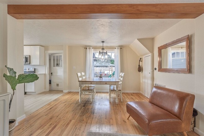 Building Photo - Charming Hillsboro Bungalow with RV Parking & Modern Upgrades!