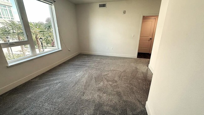 Building Photo - 5933 Sunstone Dr