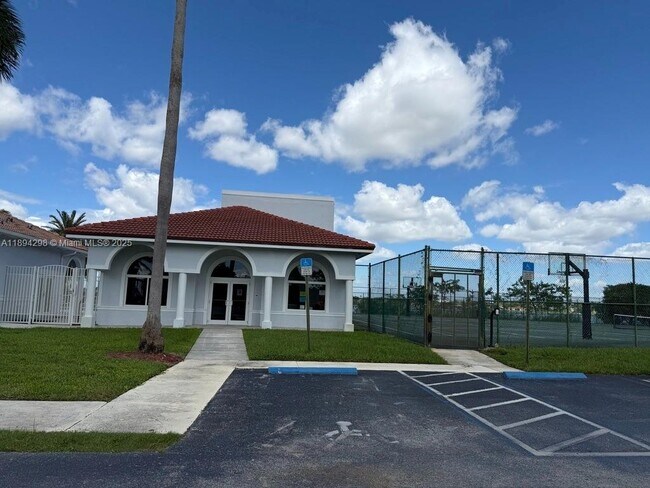 Building Photo - 14371 SW 136th Ave