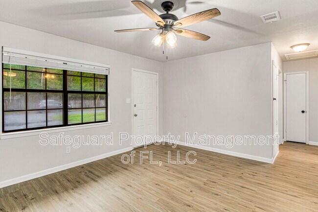 Building Photo - 4173 Ravenwood Dr