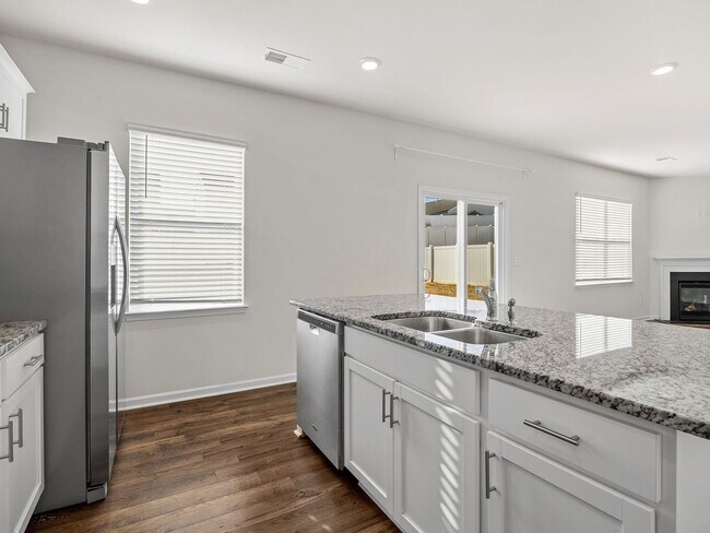 Building Photo - NO APPLICATION FEE IF APPROVED-Spacious 3-Bdrm 2.5 Bath Home in Woodruff/Reidville Area