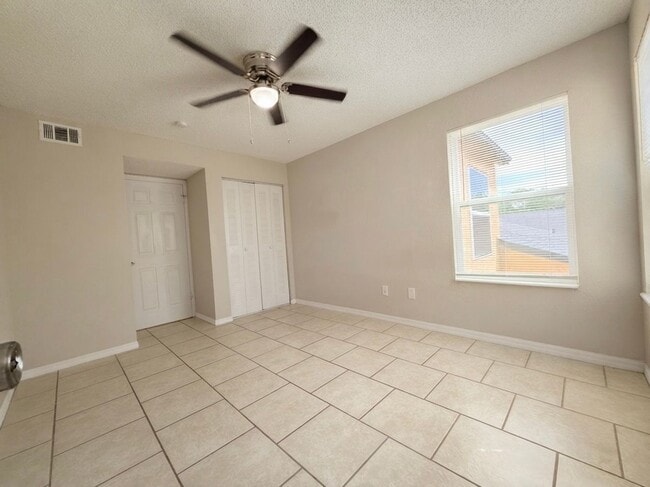 Building Photo - 4512 Commander Dr