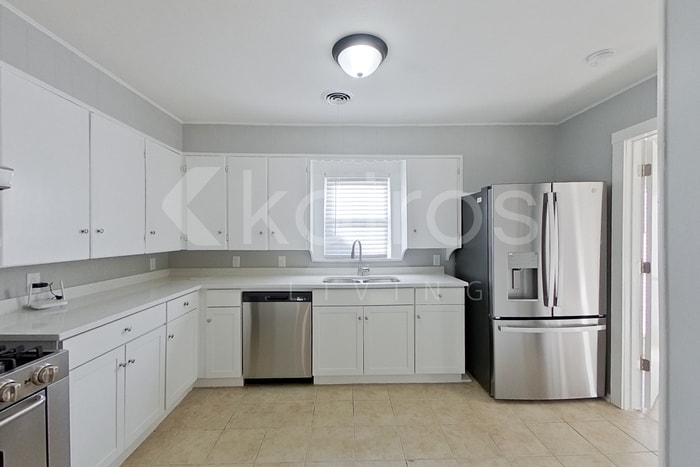 Building Photo - 411 Sunset Terrace