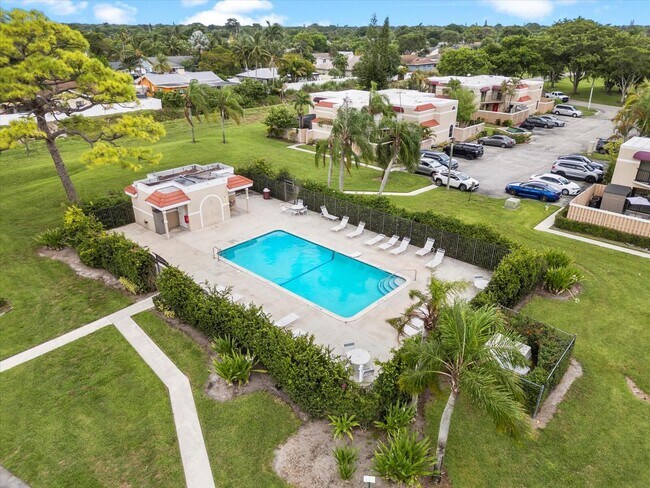 Building Photo - 4025 Village Dr