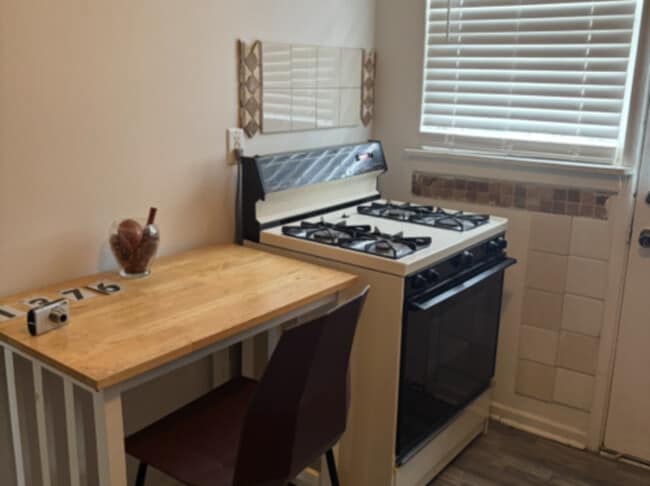 Building Photo - 1376 Wentworth Ave