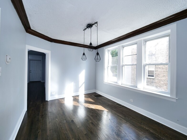 First floor-2 bedroom - 5351 S Laflin St
