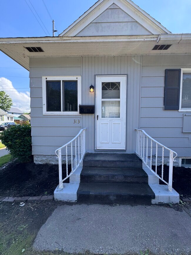 Building Photo - 313 Chestnut St