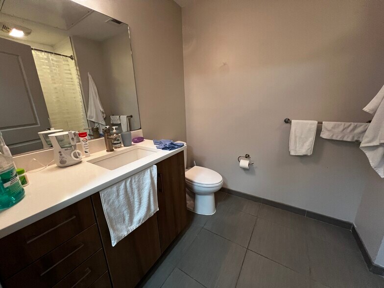 Building Photo - 44 Marion St