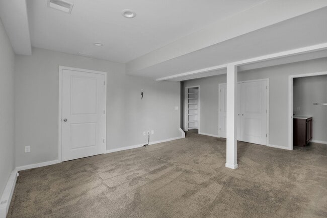 Building Photo - Welcome to Bethlehem's Central Park West