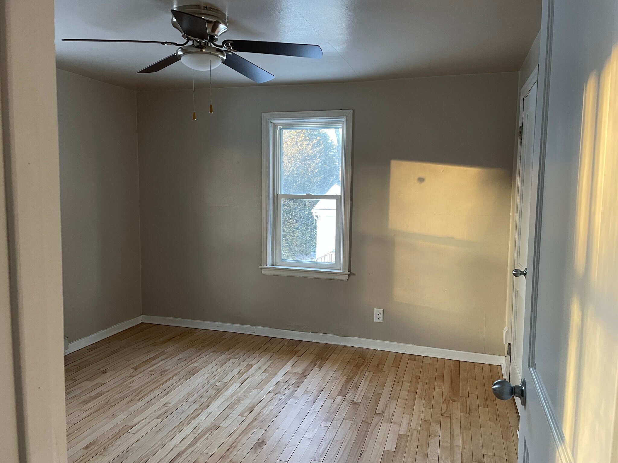 Building Photo - 13496 Velp Ave