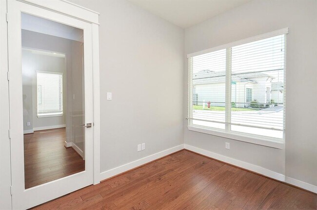 Building Photo - 18526 Bridgeway Ln