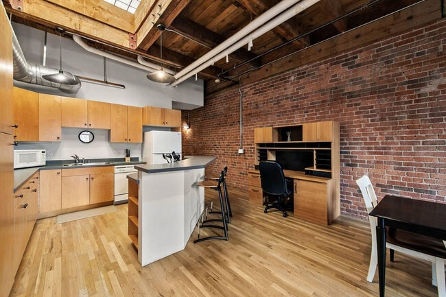 Building Photo - 1890 Wewatta St