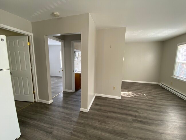 Living room - 70 West St