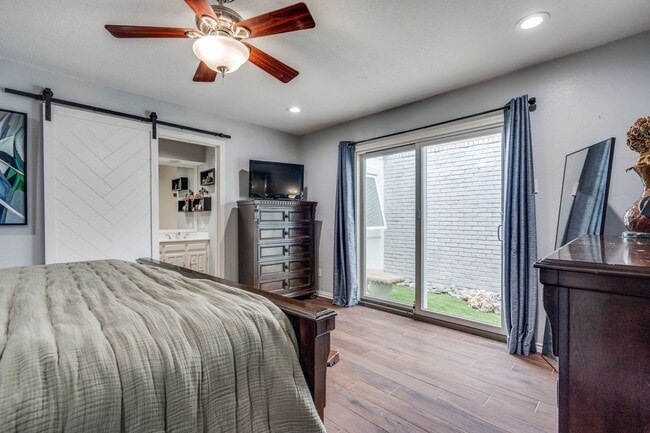 Building Photo - 1108 Richland Oaks Dr