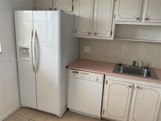 Building Photo - 251 Berkley Rd