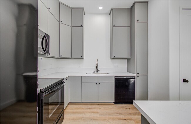 Building Photo - 4605 Edison St