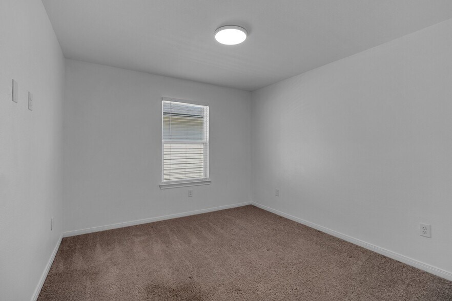 Building Photo - 3461 Sam Houston Rd