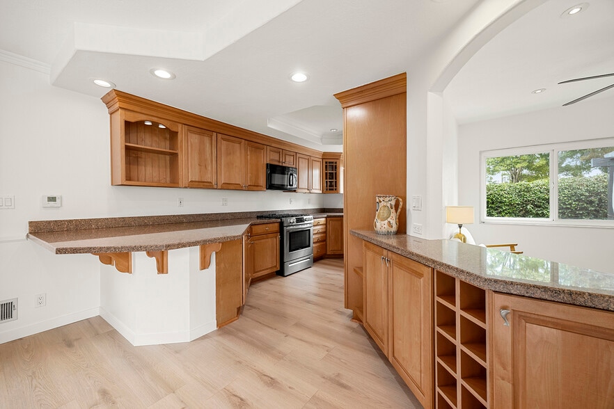 Kitchen - 19112 Colchester Ln