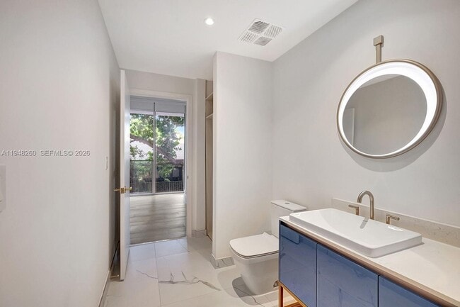 Building Photo - 2678 Tigertail Ave