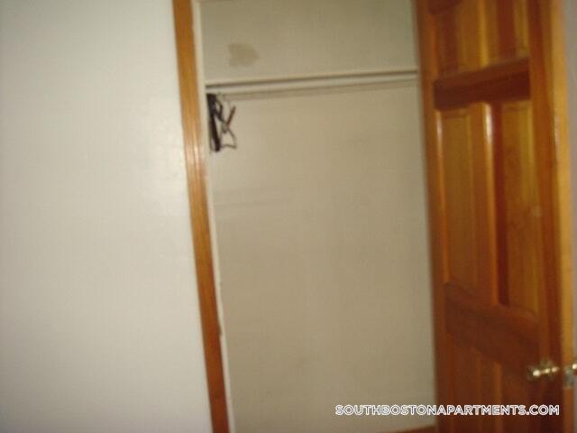 Building Photo - 506 E Broadway