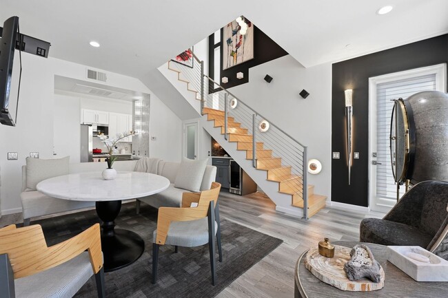 Building Photo - Furnished 2 bedroom
