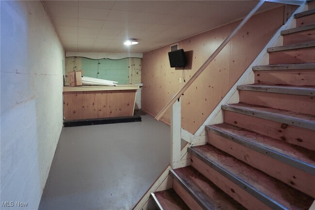 Building Photo - 1130 Ardmore Ave SW