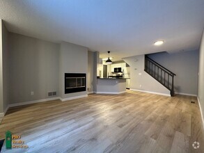 Building Photo - 2 Bedroom Townhome **No Application Fee Fo...