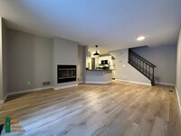 Building Photo - 2 Bedroom Townhome **No Application Fee Fo...