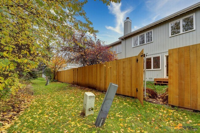 Building Photo - East Anchorage Condo with Fenced in Yard, ...