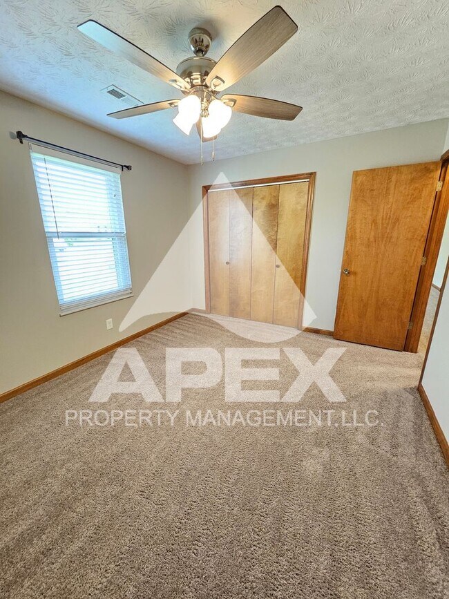 Building Photo - Beautiful 3 Bd/2 Ba Brick Single Family Home w/2-Car Garage in Powell!