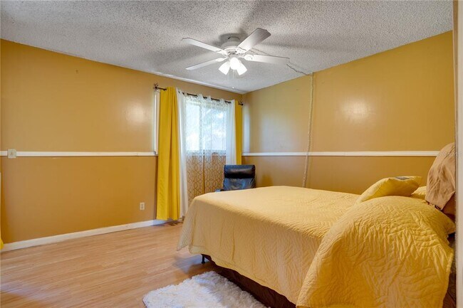 Building Photo - 6338 Newtown Cir