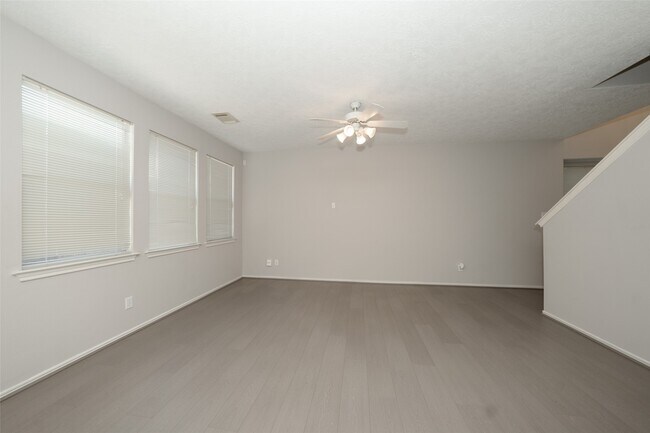 Building Photo - 14310 Mirkwood Ln