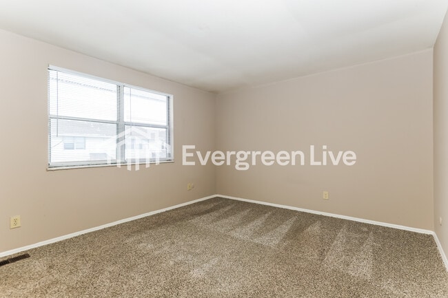 Building Photo - 7566 Mt Whitney