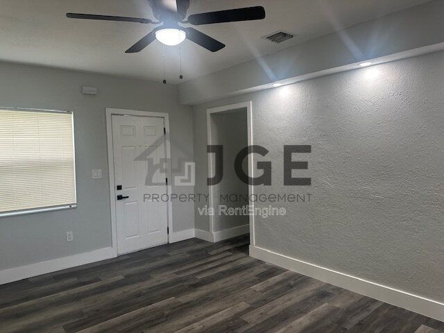 Building Photo - 2154 NE 168th St