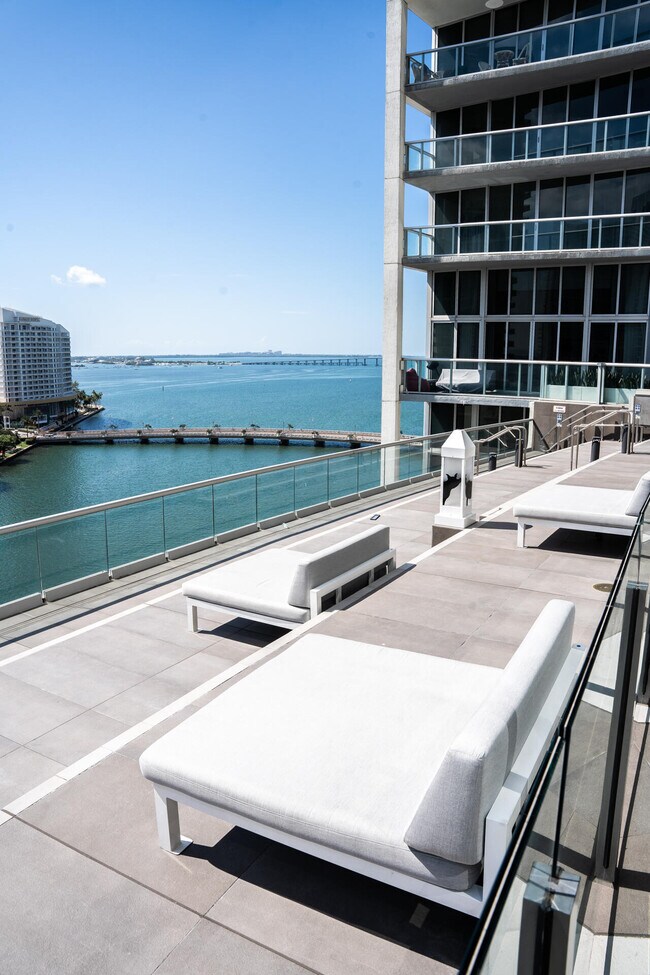 Building Photo - 465 Brickell Ave