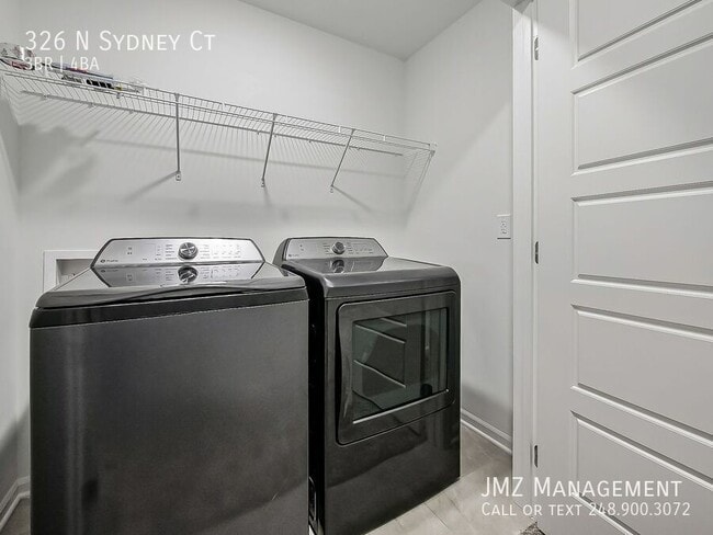 Building Photo - 326 N Sydney Ct