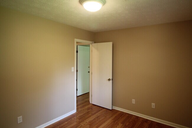 Building Photo - 316 Squires Rd
