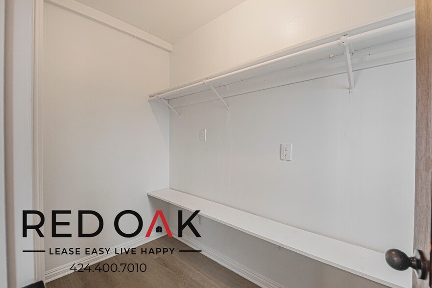 Building Photo - 1309 W 36th Pl