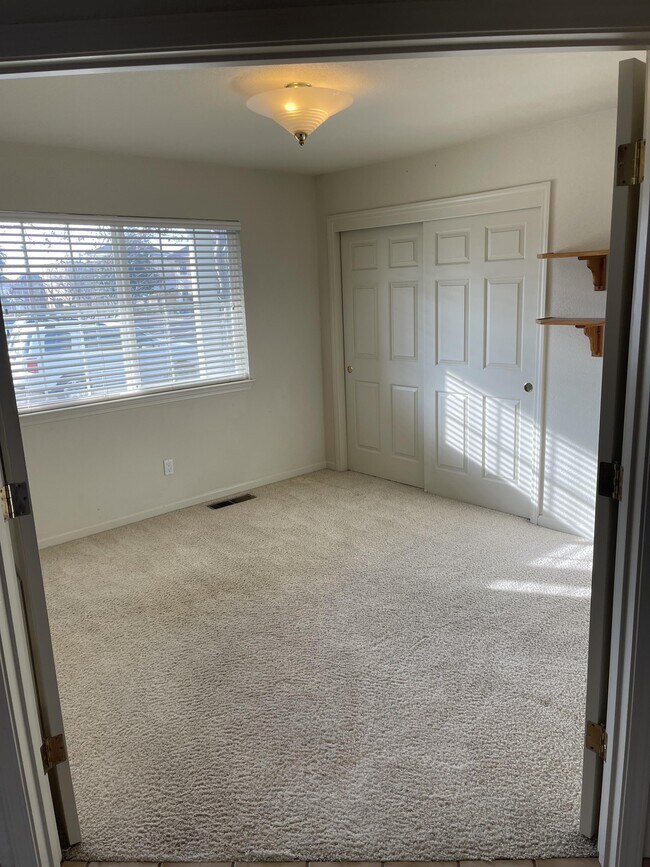 Building Photo - 508 S K St