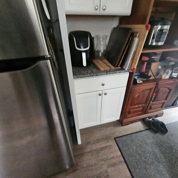 Building Photo - 137B Highrock Rd