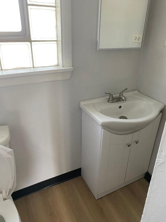 Building Photo - 11809 S Lafayette Ave