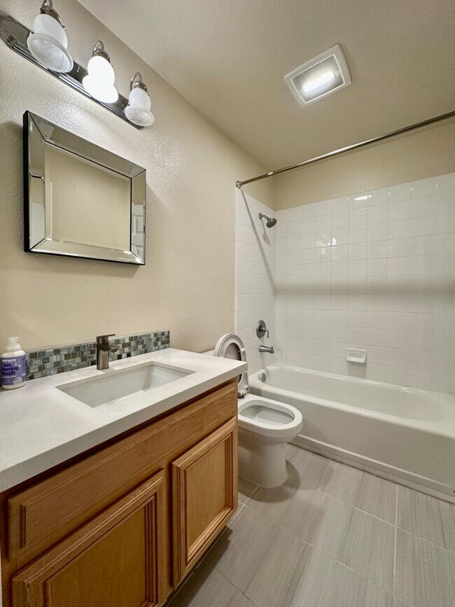 Building Photo - 3980 Avignon Ln