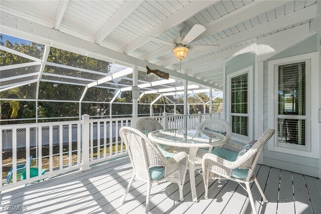 Building Photo - 424 Lagoon Dr