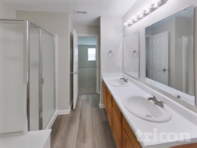 Building Photo - 10823 Green Meadow Pl