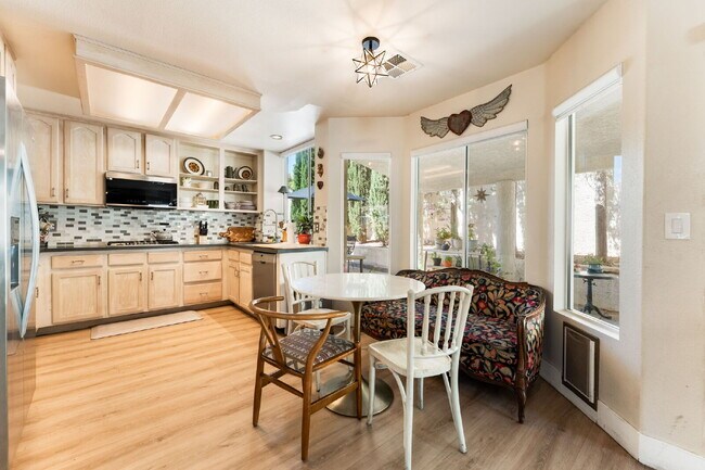 Building Photo - Summerlin 3 Bed / 2.5 Bath Home — Available October 5, 2026