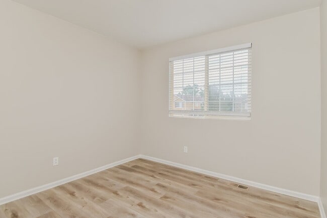 Building Photo - 7740 Barn Owl Dr